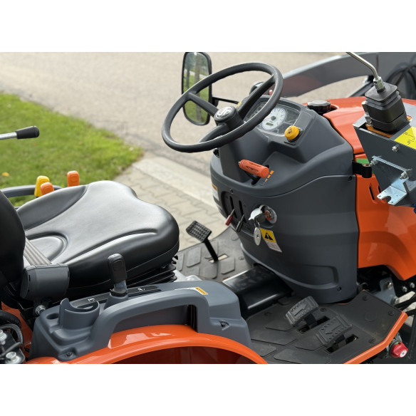 Hinomoto HM-255 (HST) with front loader