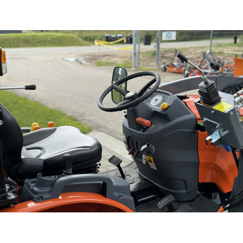 Hinomoto HM-255 (HST) with front loader