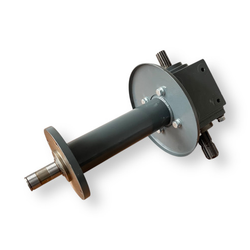 Reduktorius su ašimi rotacinės šienapjovės