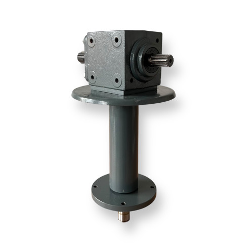 Reduktorius su ašimi rotacinės šienapjovės