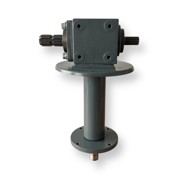 Reduktorius su ašimi rotacinės šienapjovės