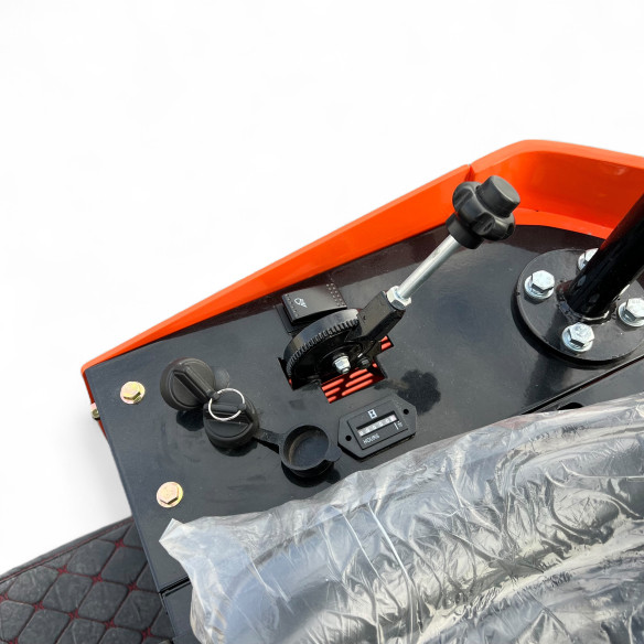 Ekskavatorius Hinomoto COMBAC 10B