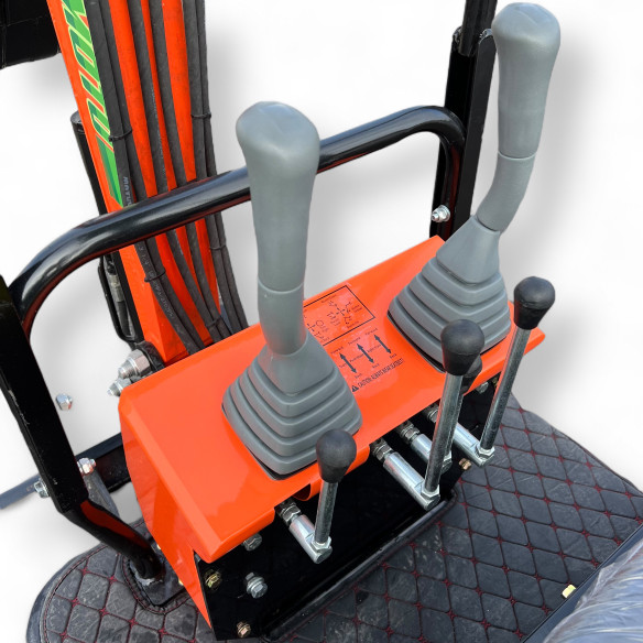 Ekskavatorius Hinomoto COMBAC 10B