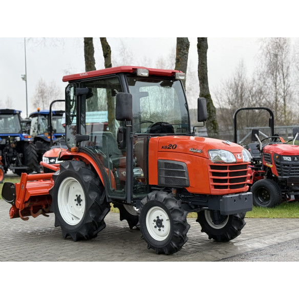 Kubota KB-20 su žemės dirbimo freza
