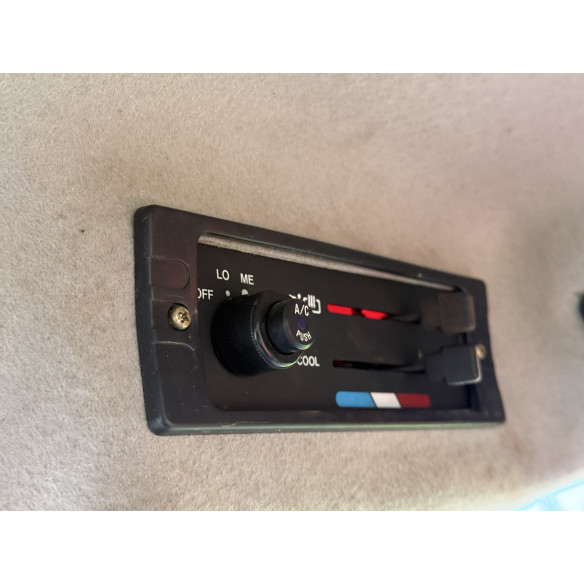 Kubota KB-20 su žemės dirbimo freza