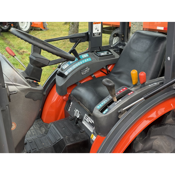 Kubota KB-20 su žemės dirbimo freza