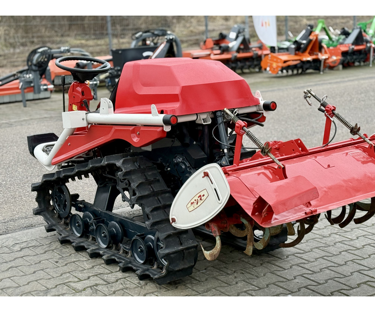 Yanmar AC-10 su žemės dirbimo freza