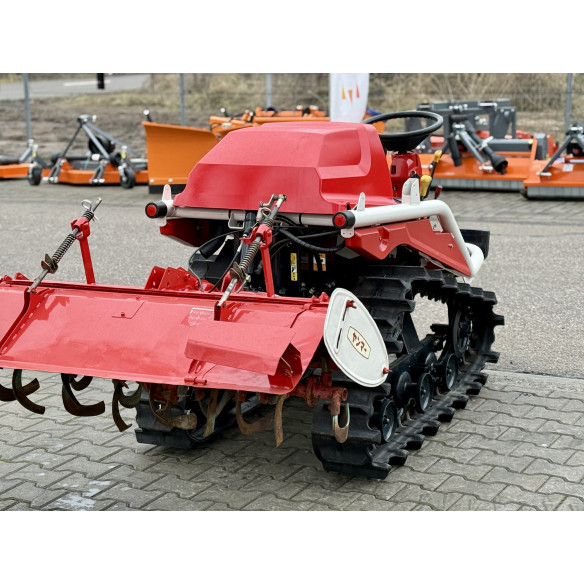 Yanmar AC-10 su žemės dirbimo freza