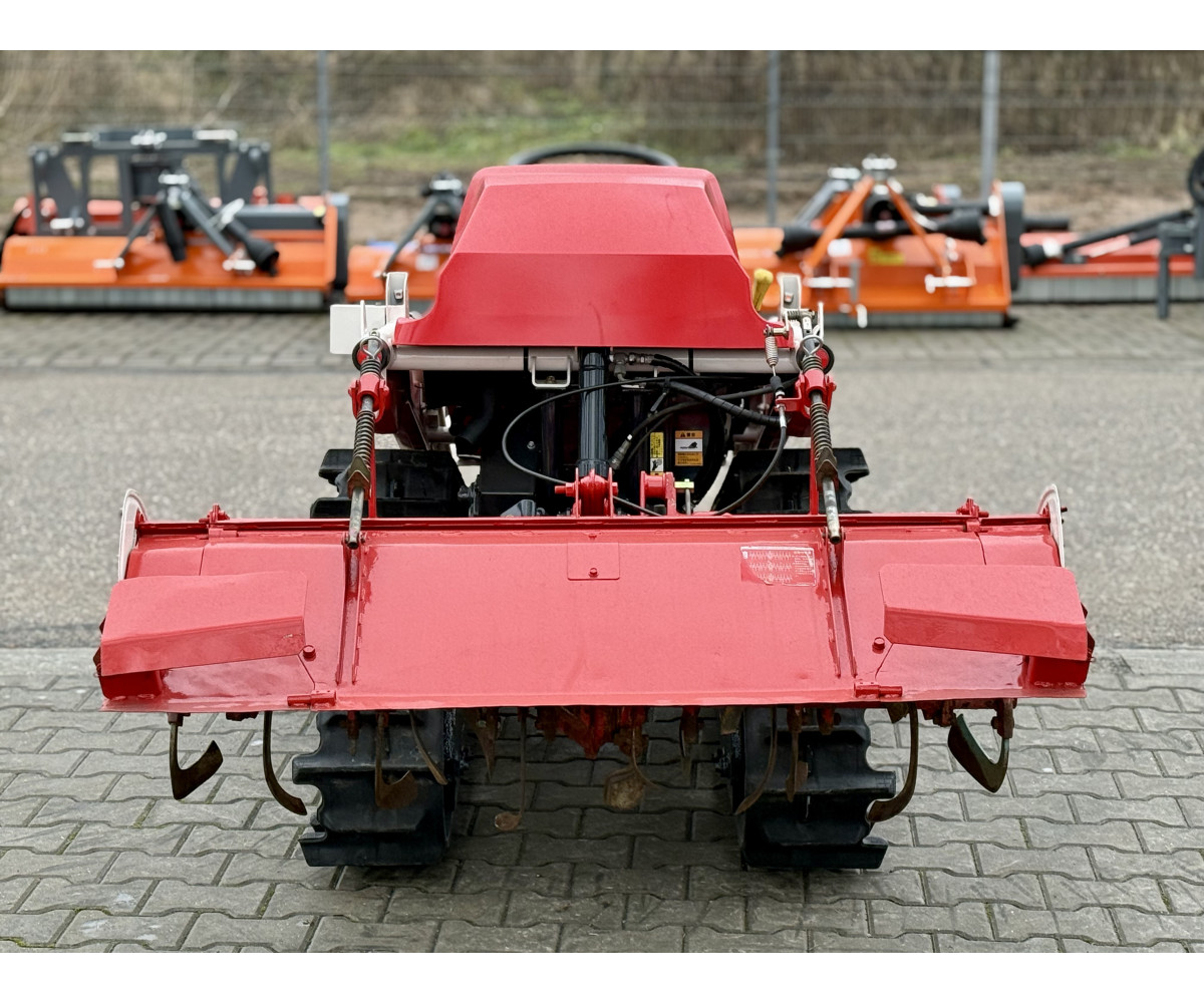 Yanmar AC-10 su žemės dirbimo freza