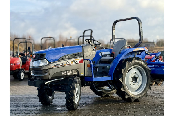 Iseki AT-23 su žemės dirbimo freza