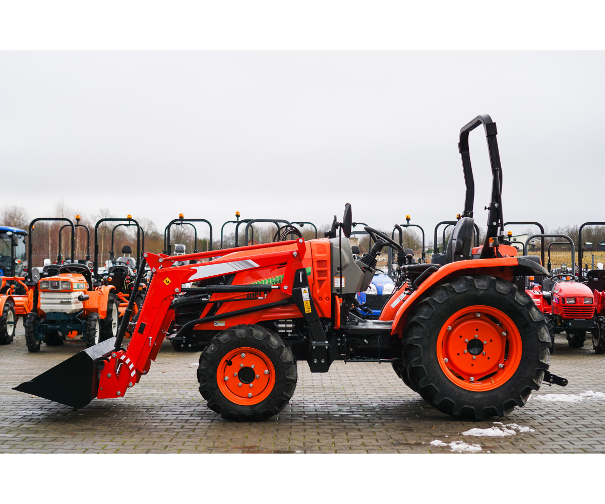 Hinomoto HM475 su frontaliniu krautuvu