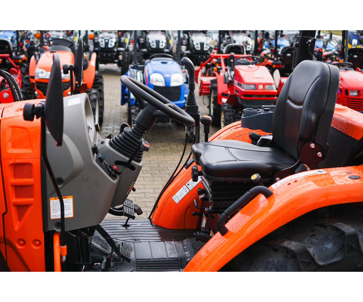 Hinomoto HM475 su frontaliniu krautuvu