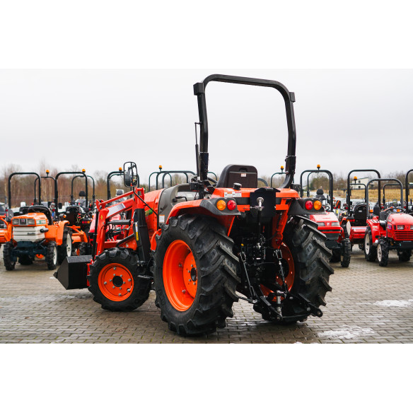 Hinomoto HM475 su frontaliniu krautuvu