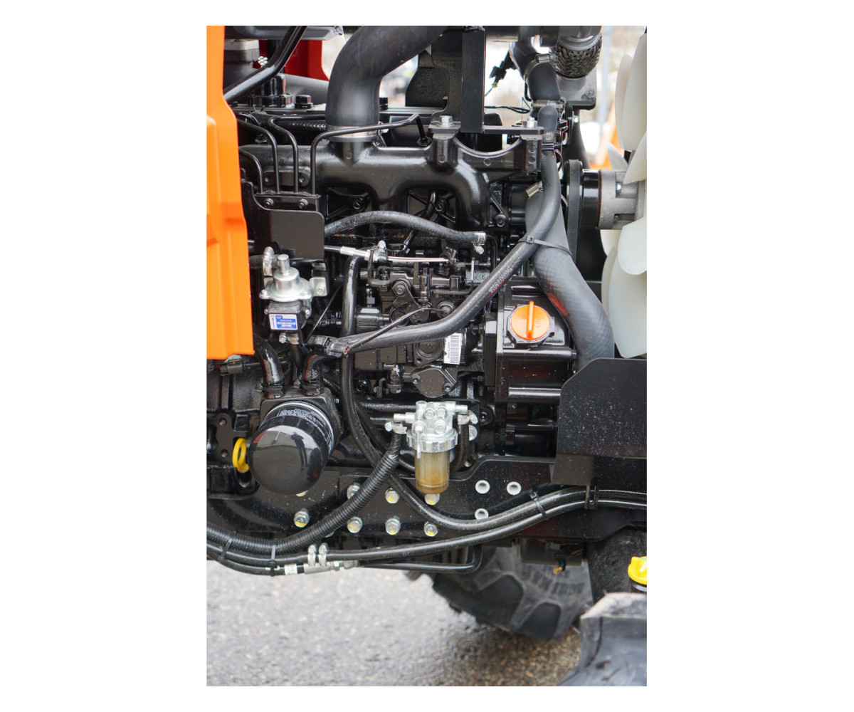 Hinomoto HM475 su frontaliniu krautuvu