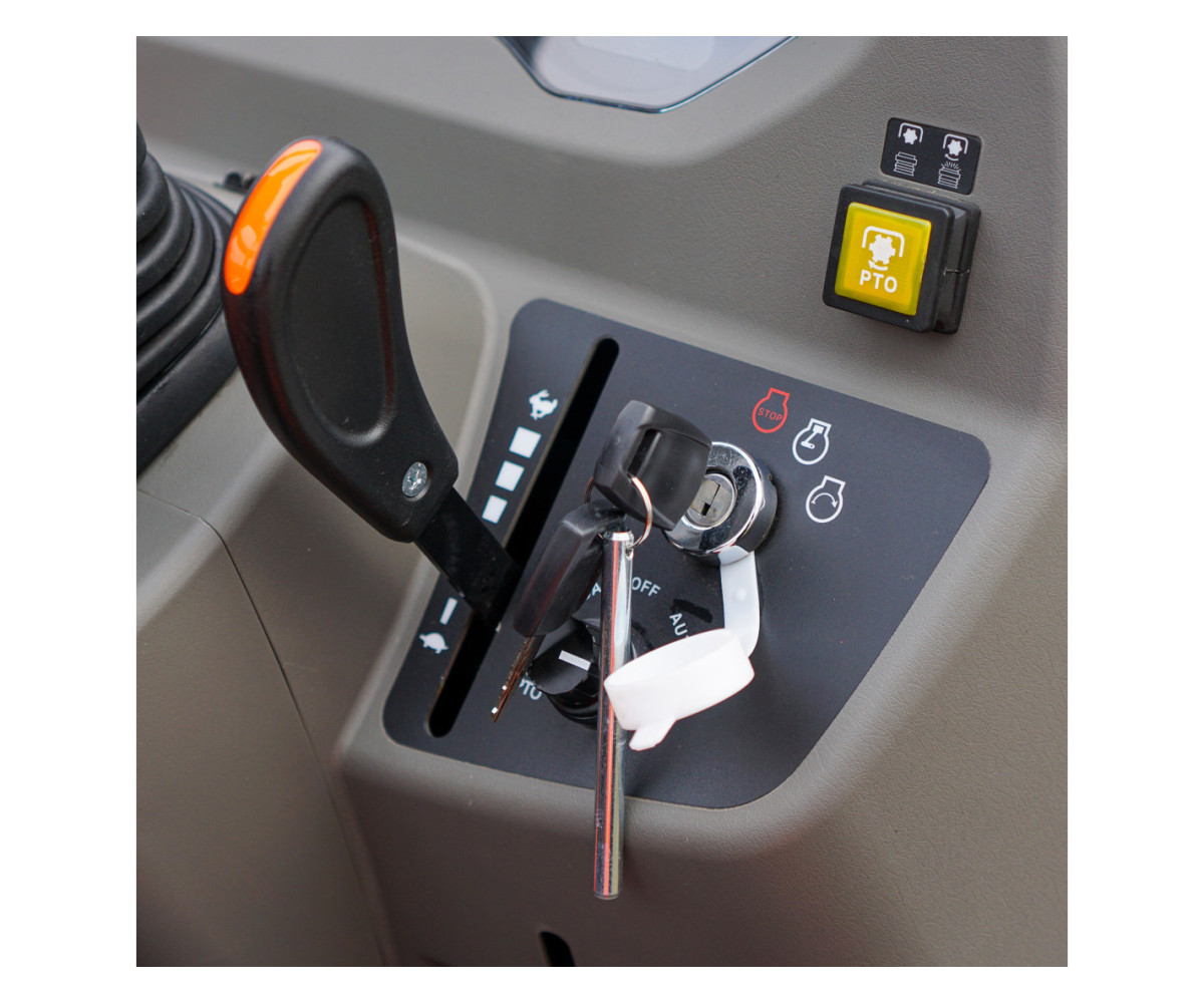 Hinomoto HM475 su frontaliniu krautuvu