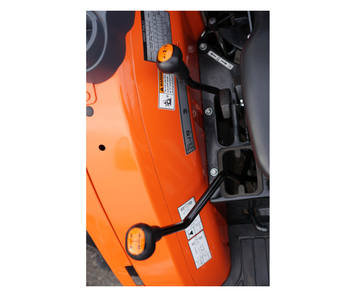 Hinomoto HM475 su frontaliniu krautuvu