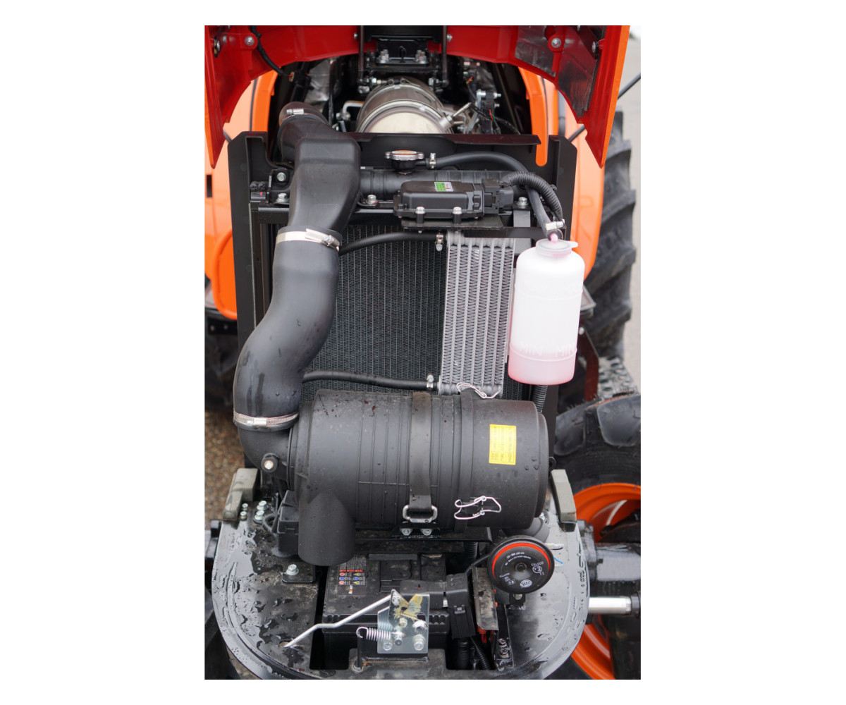 Hinomoto HM475 su frontaliniu krautuvu