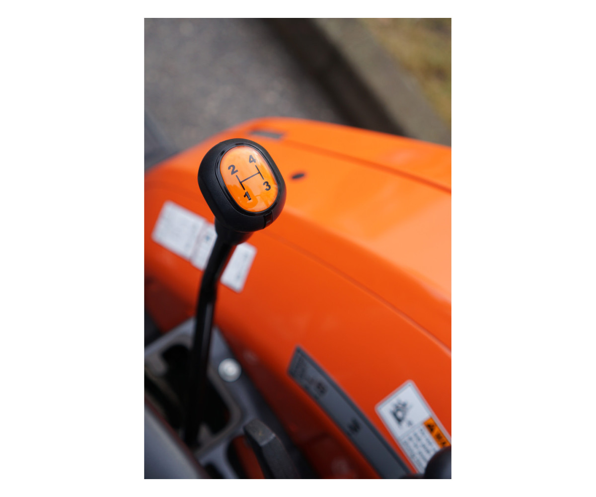 Hinomoto HM475 su frontaliniu krautuvu