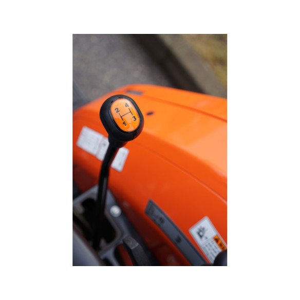 Hinomoto HM475 su frontaliniu krautuvu