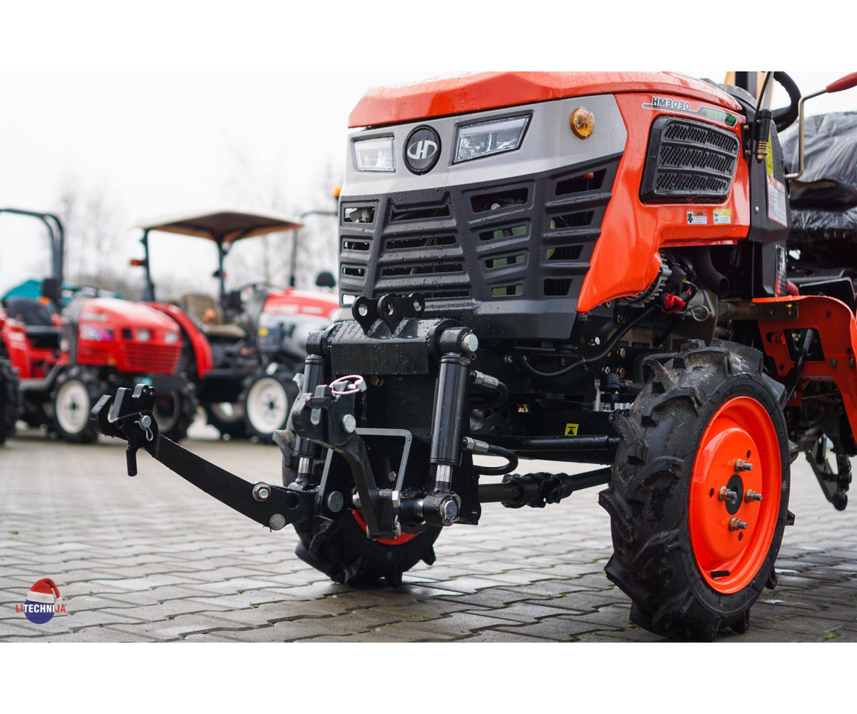 Hinomoto HM-3030 su priekine 3-jų taškų pakaba