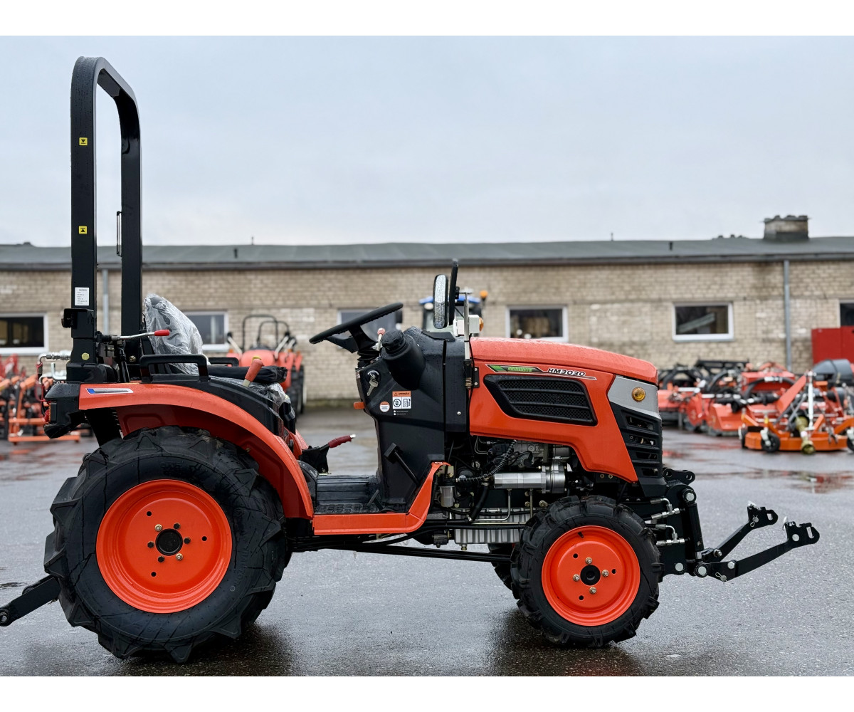 Hinomoto HM-3030 su priekine 3-jų taškų pakaba