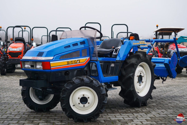 Iseki TU-205 su žemės dirbimo freza