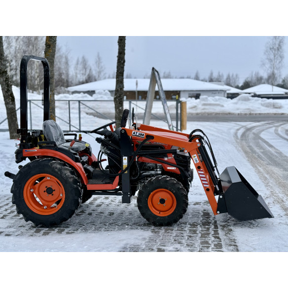 Hinomoto HM3030 su frontaliniu krautuvu