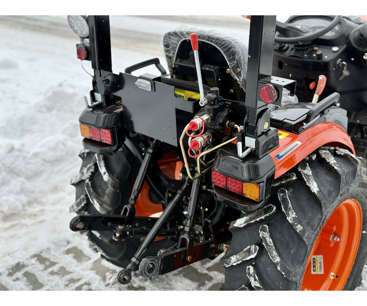 Hinomoto HM3030 with front loader