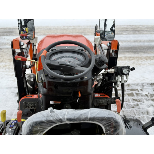 Hinomoto HM3030 with front loader