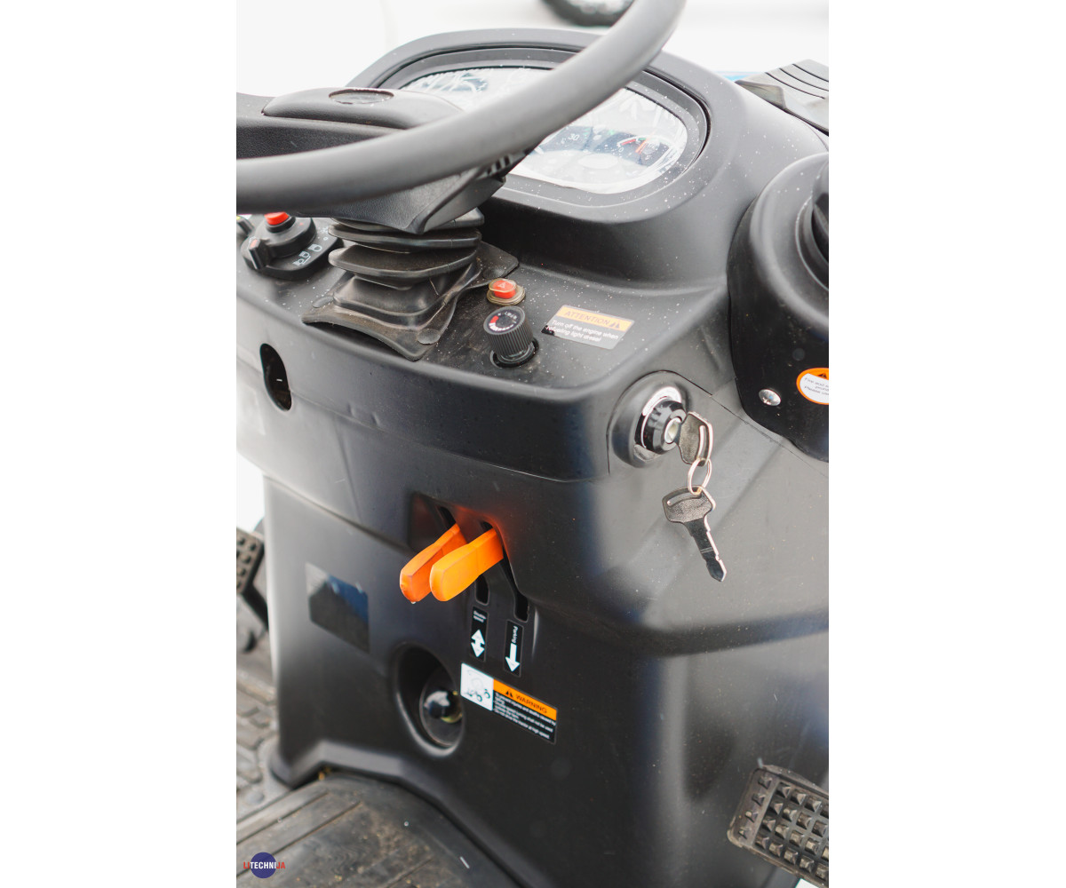 Hinomoto HM250 su stumdytuvu