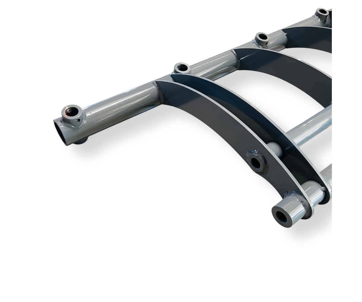 Bucket clamping frame