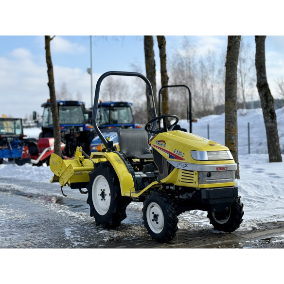 Iseki TC-13 su žemės dirbimo freza