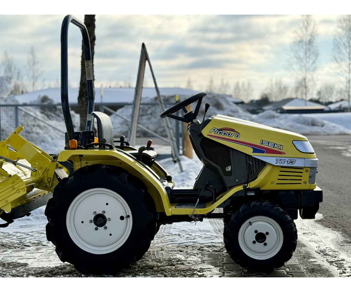 Iseki TC-13 su žemės dirbimo freza