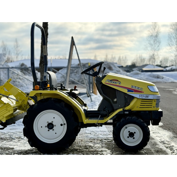 Iseki TC-13 su žemės dirbimo freza