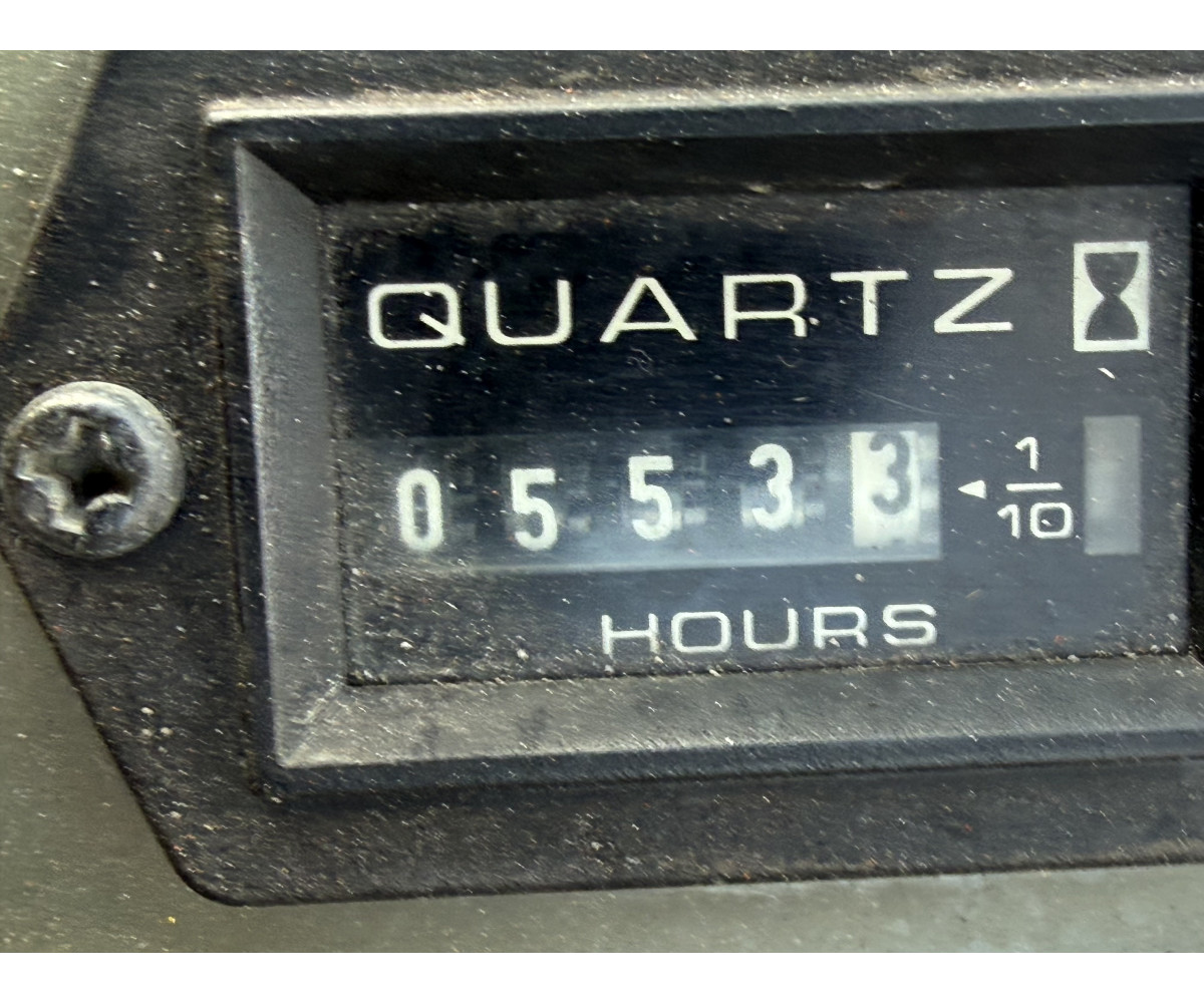 Iseki TC-13 su žemės dirbimo freza