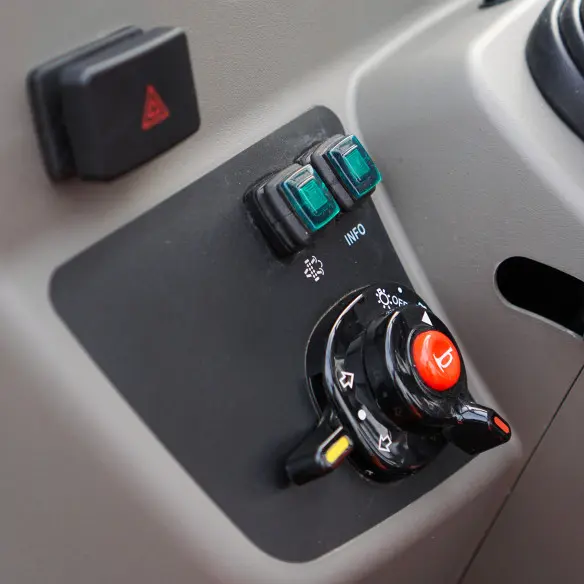 HINOMOTO HM475 su frontaliniu krautuvu