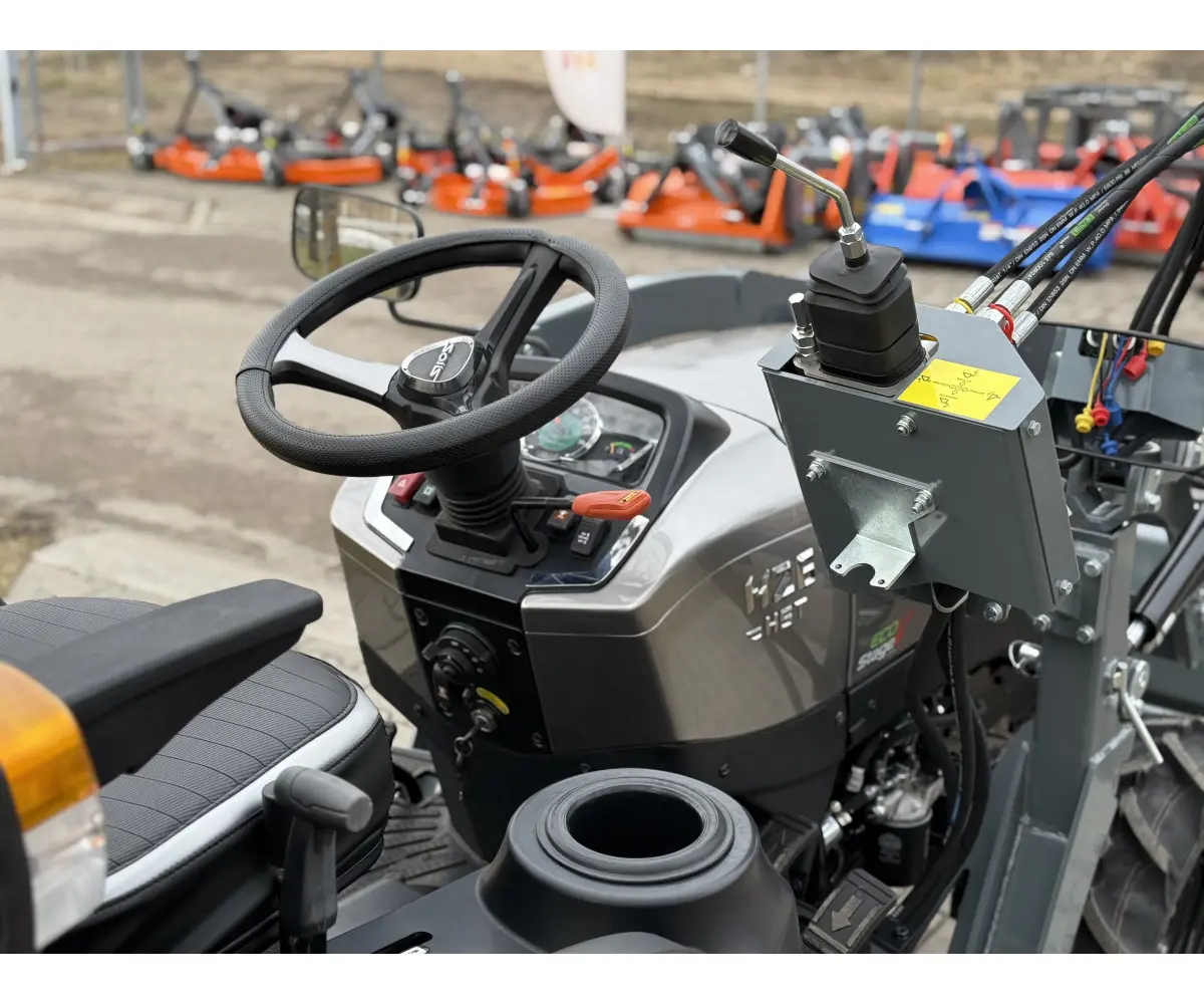 Solis 26HST su frontaliniu krautuvu