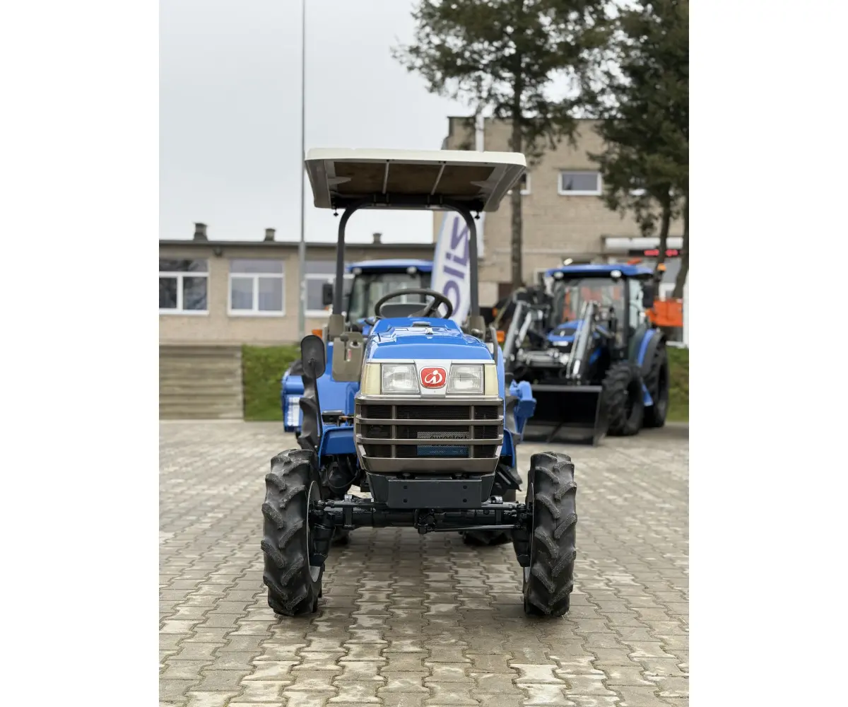 Iseki TF-223 su žemės dirbimo freza