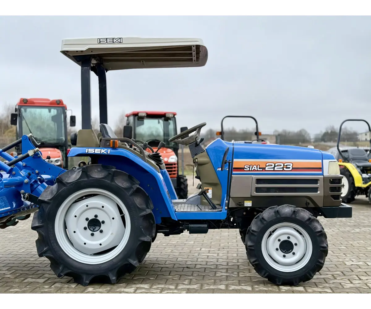 Iseki TF-223 su žemės dirbimo freza