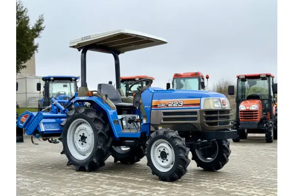 Iseki TF-223 su žemės dirbimo freza