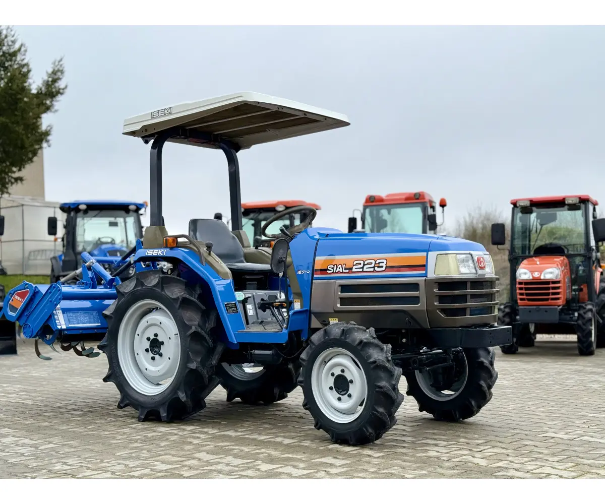 Iseki TF-223 su žemės dirbimo freza