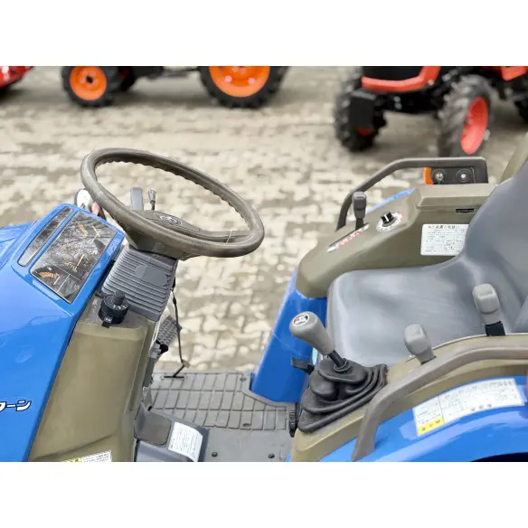 Iseki TF-223 su žemės dirbimo freza