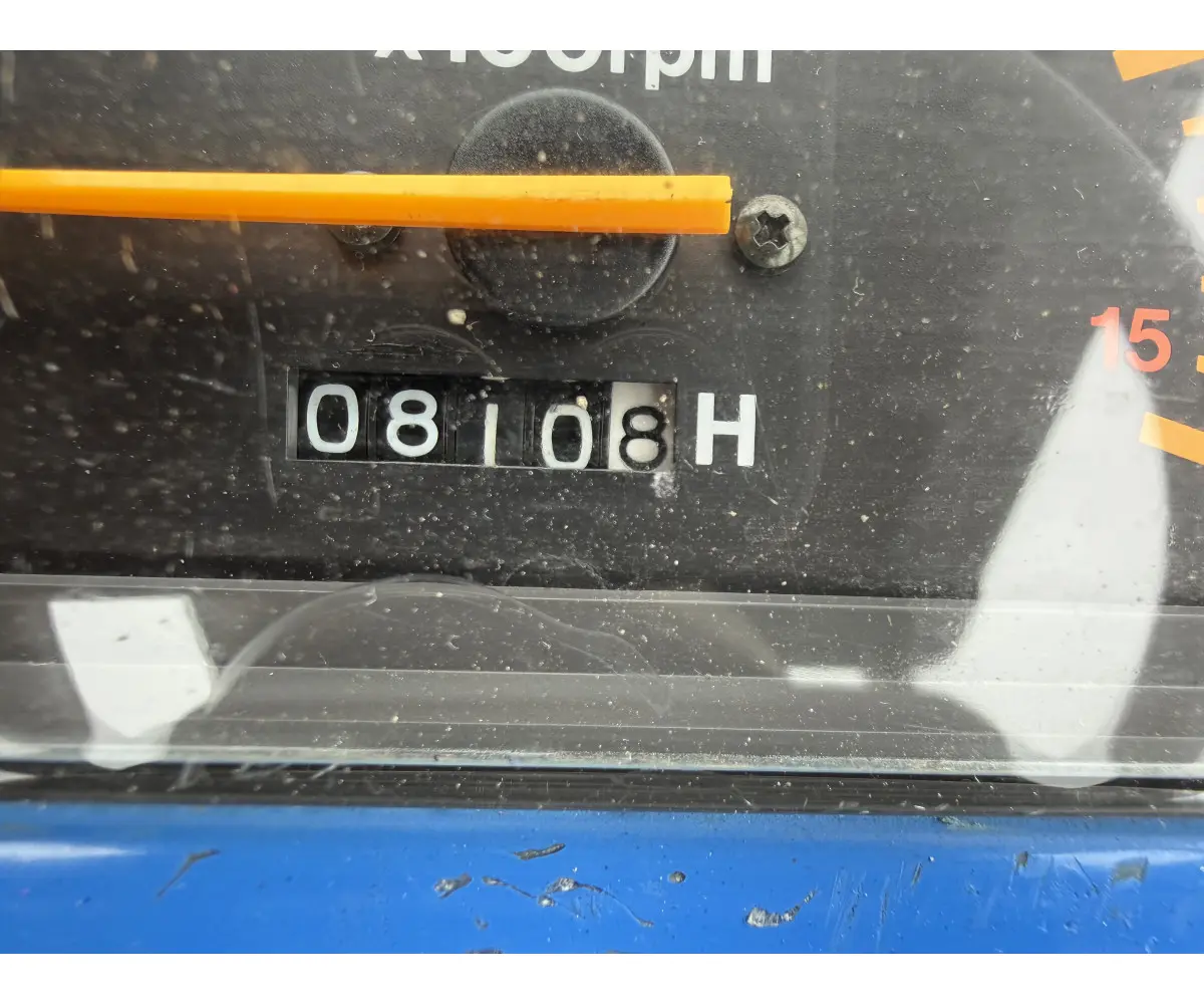 Iseki TF-223 su žemės dirbimo freza