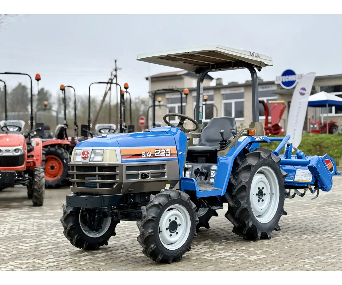 Iseki TF-223 su žemės dirbimo freza