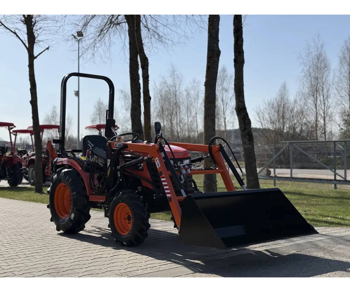 Hinomoto HM3025 su frontaliniu krautuvu