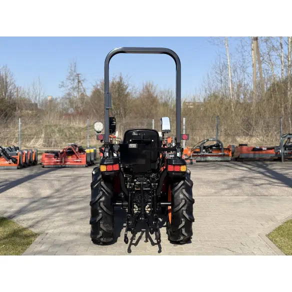 Hinomoto HM3025 su frontaliniu krautuvu