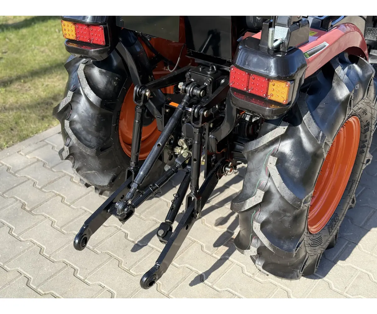 Hinomoto HM3025 su frontaliniu krautuvu